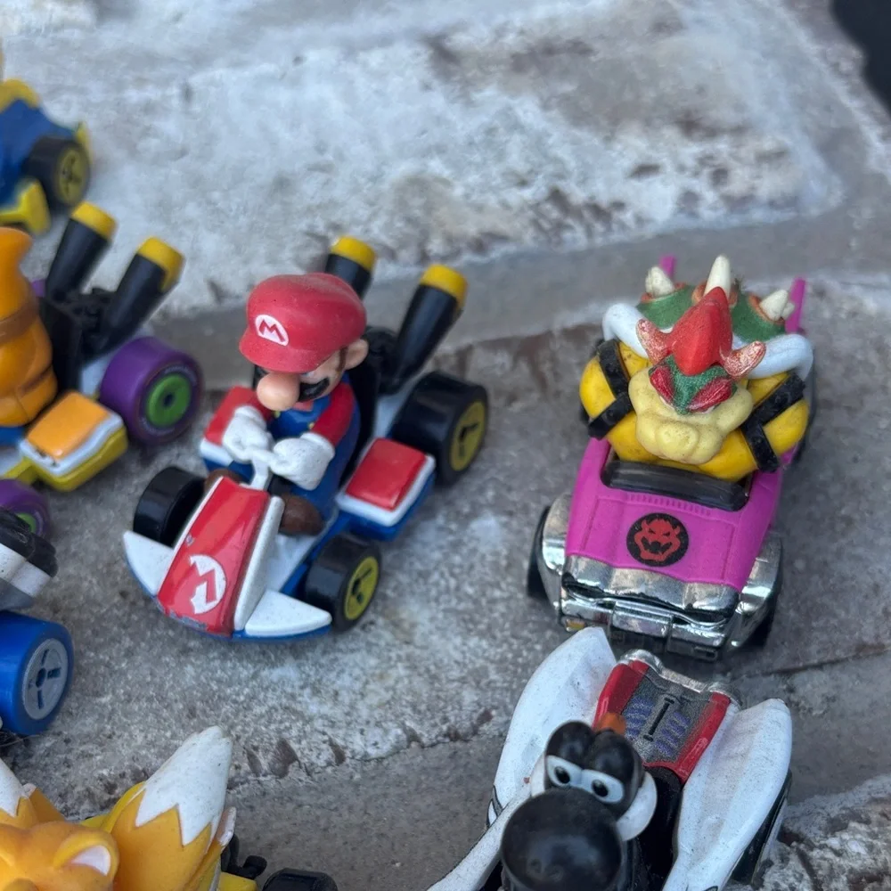 Mini Character Racer Set - Assorted Colors - Picture 4 of 6